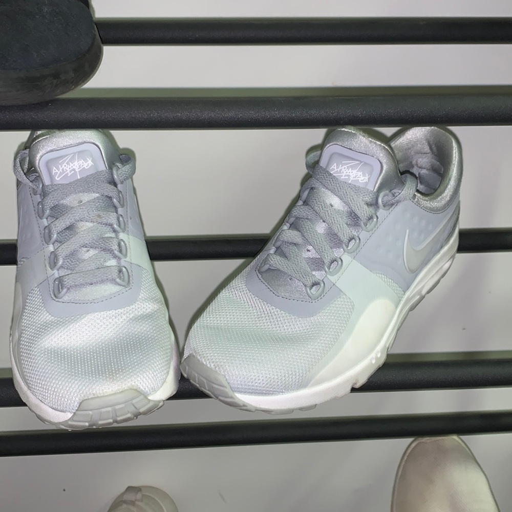 Grey/blue on white Nike Air Max Zero